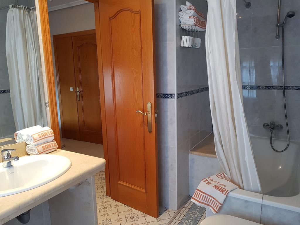 Hostal Santa Maria Cacabelos  Εξωτερικό φωτογραφία