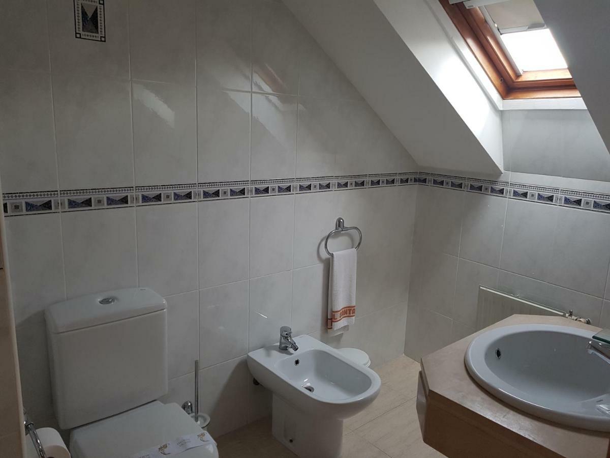 Hostal Santa Maria Cacabelos  Εξωτερικό φωτογραφία